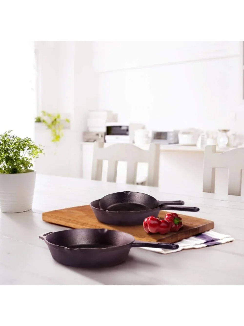 3-Piece Cast Iron Skillet Set - Pre-Seasoned Frying Pans + Silicone Handle